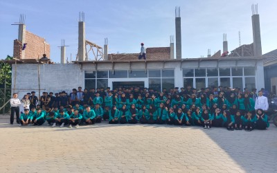 Pelepasan siswa/i kelas XII untuk melaksanakan Praktik Kerja Lapangan (PKL) 2024/2025
